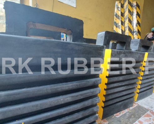 RK PH Rubber Wheel Chock with handle 2 e1656310576687