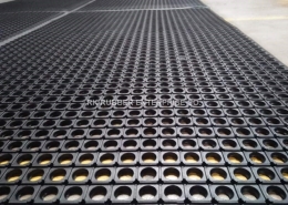 checkered rubber matting
